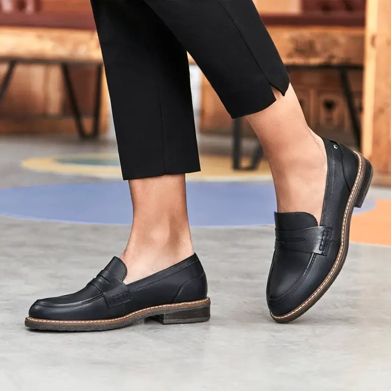 Black Loafers with Cropped Trousers — Classy Black Loafers Outfit