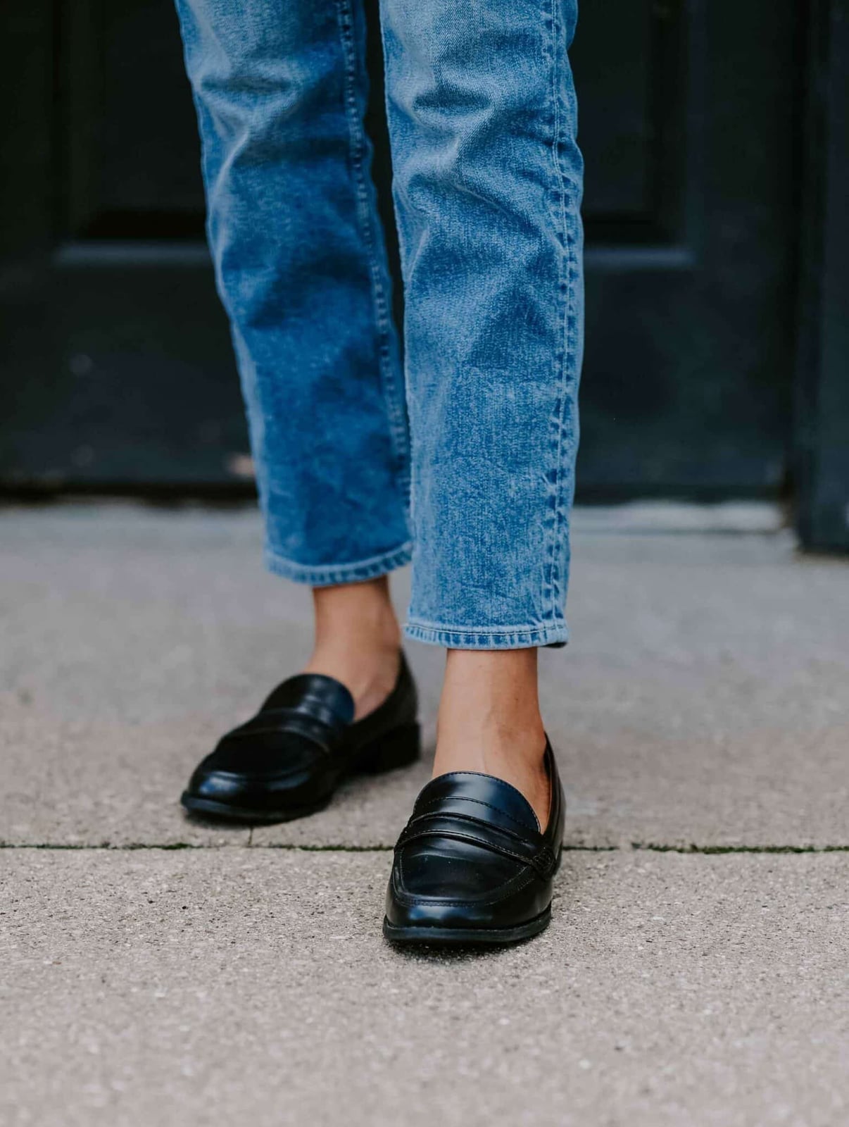 Black Loafers with Cropped Blue Jeans — Classy Black Loafers Outfit