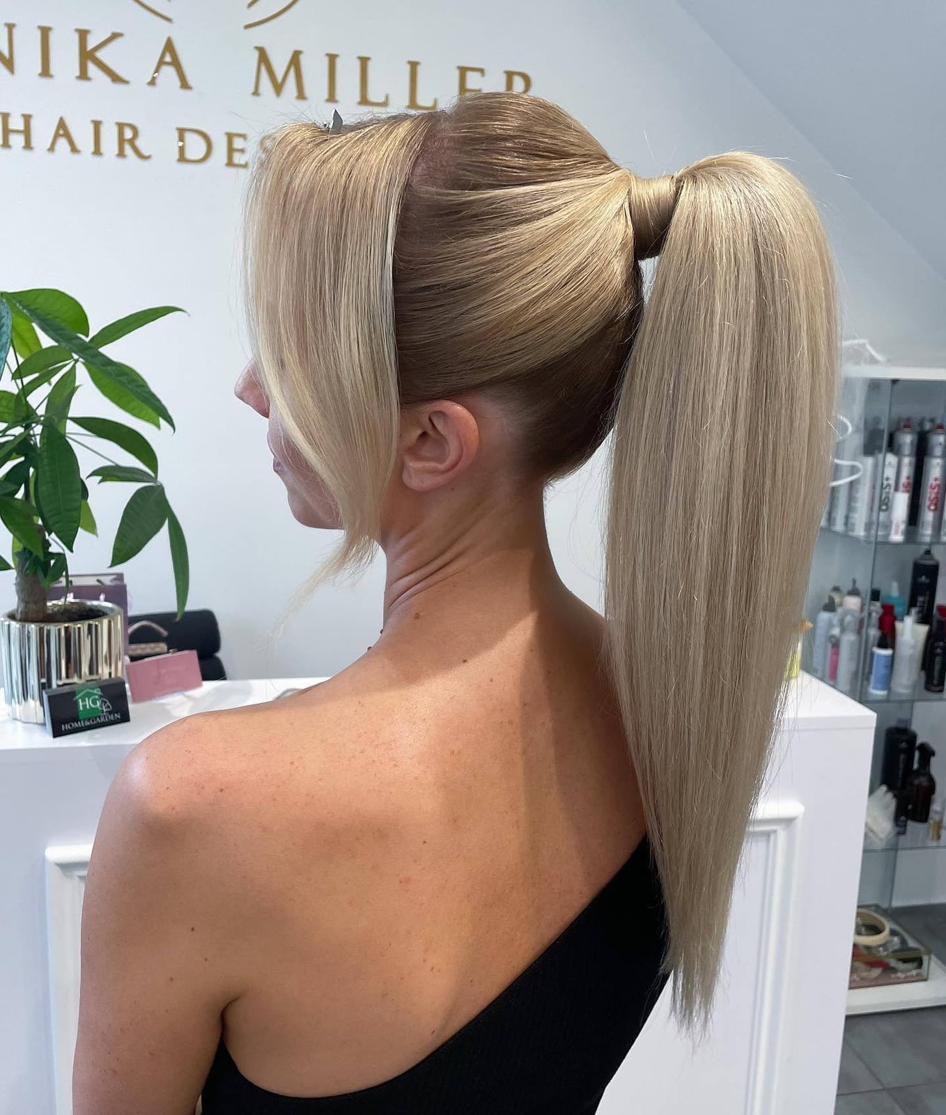 Messy Platinum Blonde Ponytail — Classy Blonde Ponytail