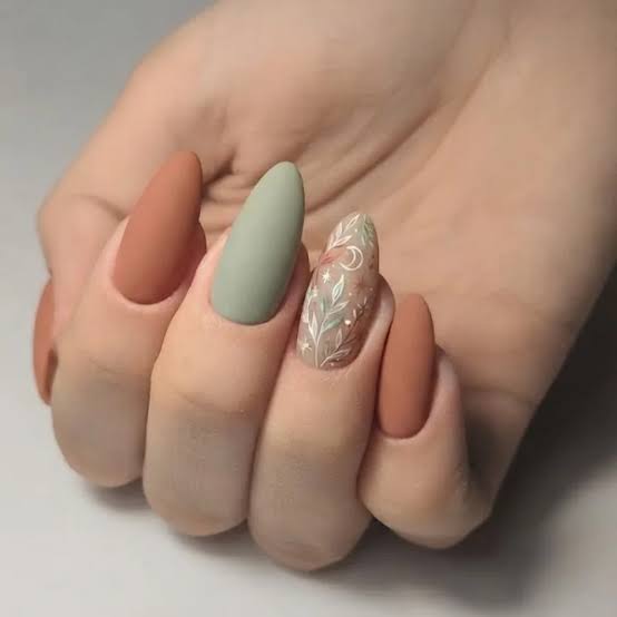 Medium Stiletto Cat Eye With Gold Shimmer Medium Stiletto Cat Eye With Gold Shimmer — Classy Boho Nails