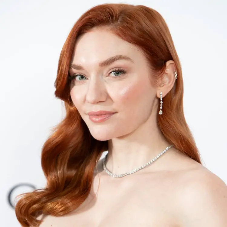 Mid-Back Warm Auburn With Side Part Mid-Back Warm Auburn With Side Part — Classy Bright Red Hair