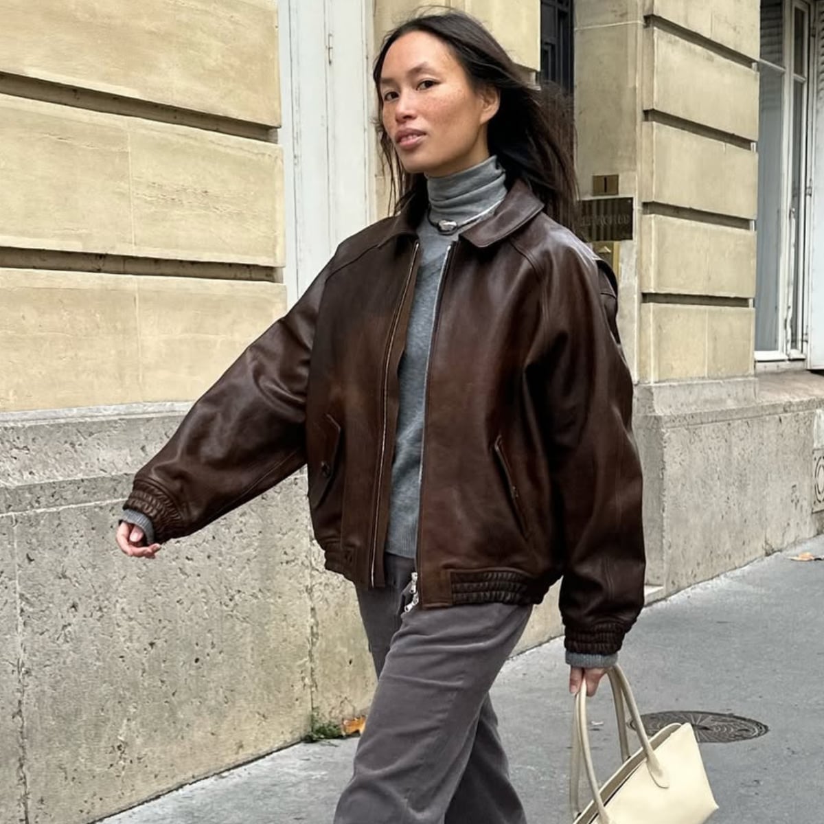 Oversized Brown Leather Jacket with Gray Turtleneck Oversized Brown Leather Jacket with Gray Turtleneck — Classy Brown Leather Jacket Outfit