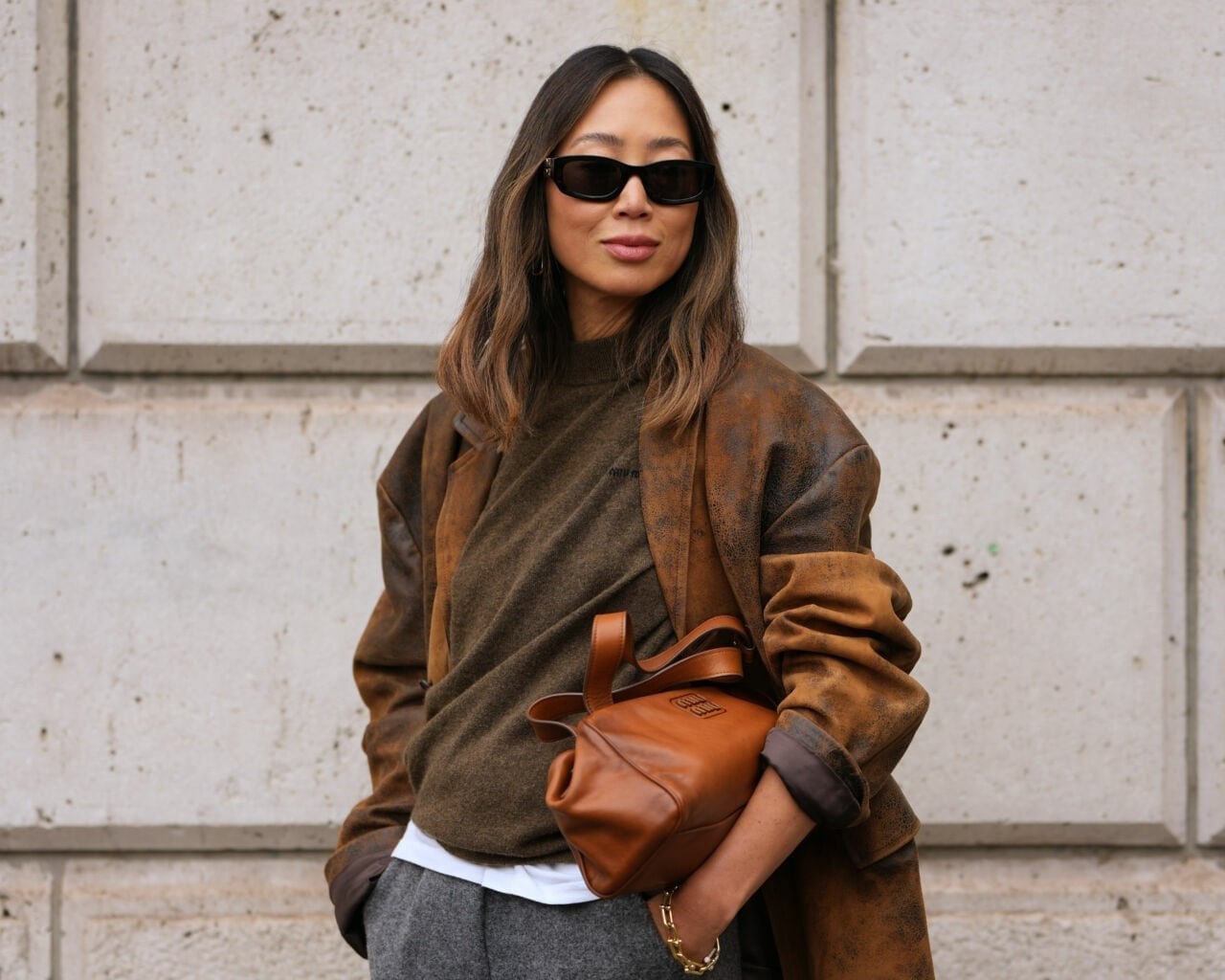 Oversized Suede-Like Jacket With Green Sweater — Classy Brown Suede Jacket Outfit