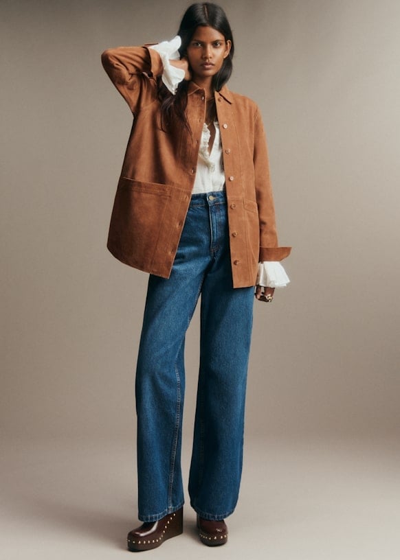 Oversized Jacket With Ruffled Blouse And Jeans — Classy Brown Suede Jacket Outfit