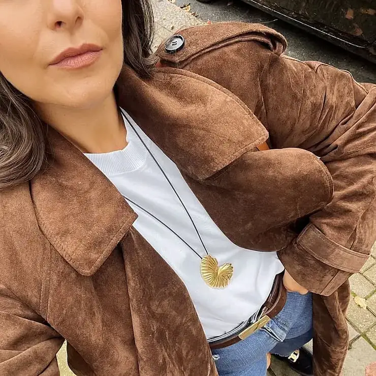 Relaxed Jacket With T-Shirt And Jeans — Classy Brown Suede Jacket Outfit