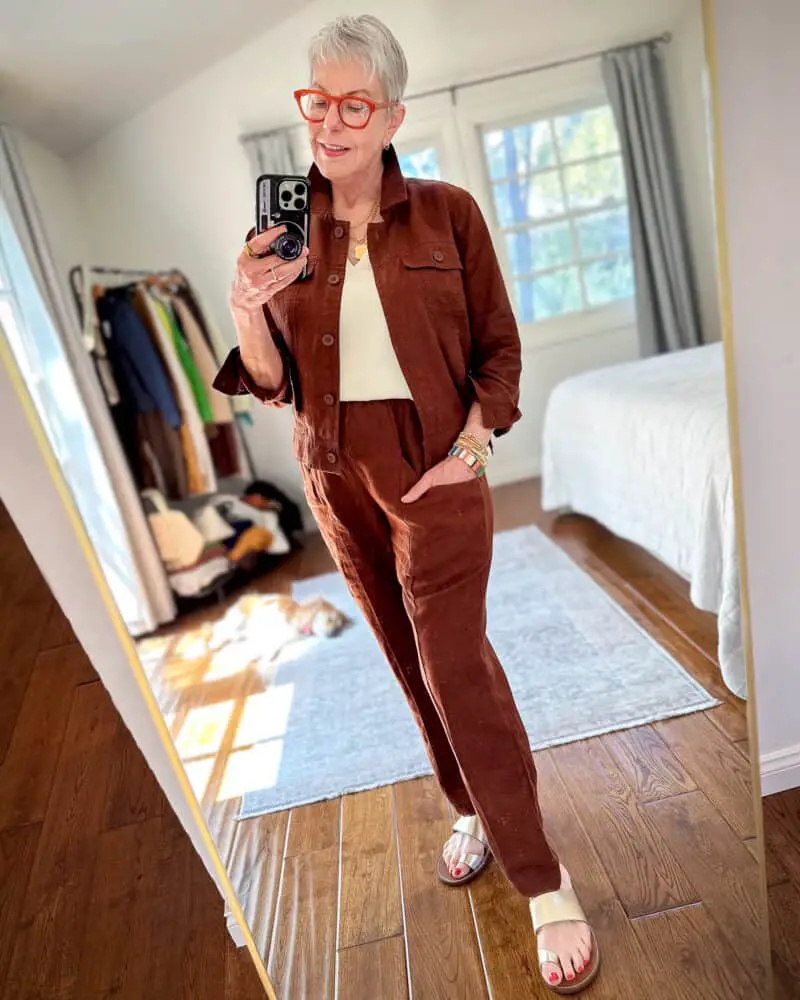 Brown Linen Trousers and Jacket with a Cream Top Brown Linen Trousers and Jacket with a Cream Top — Classy Brown Trousers Outfit