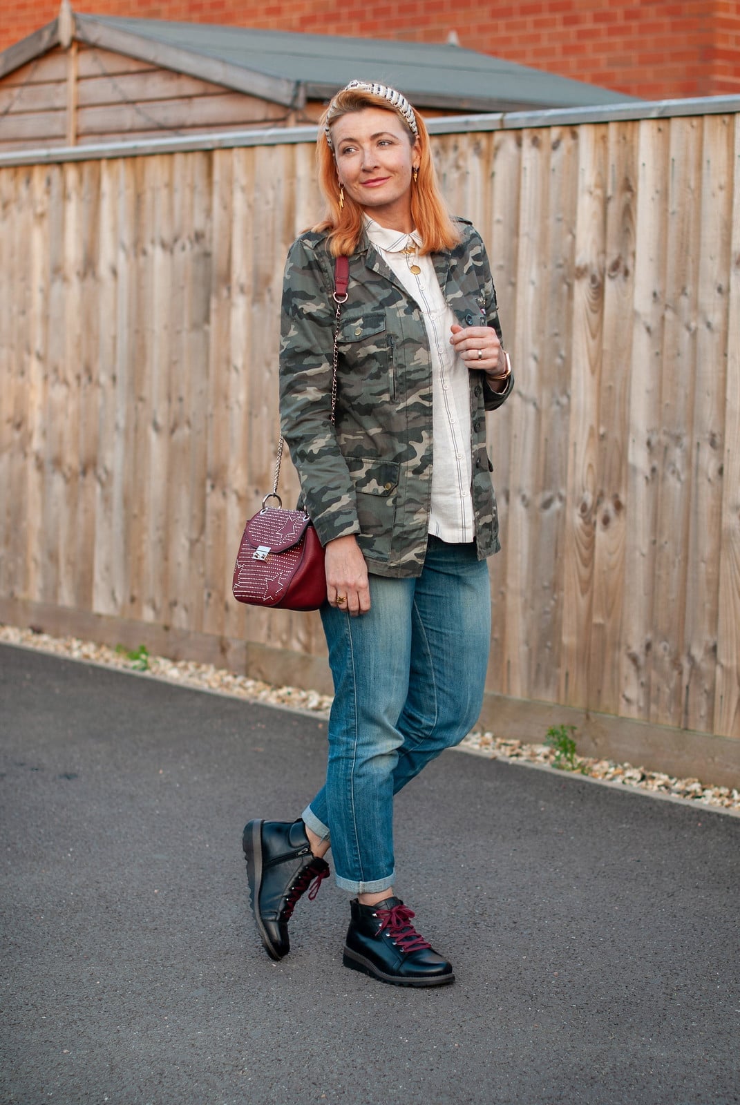 Camo Utility Jacket With White Shirt and Jeans — Classy Camo Outfits