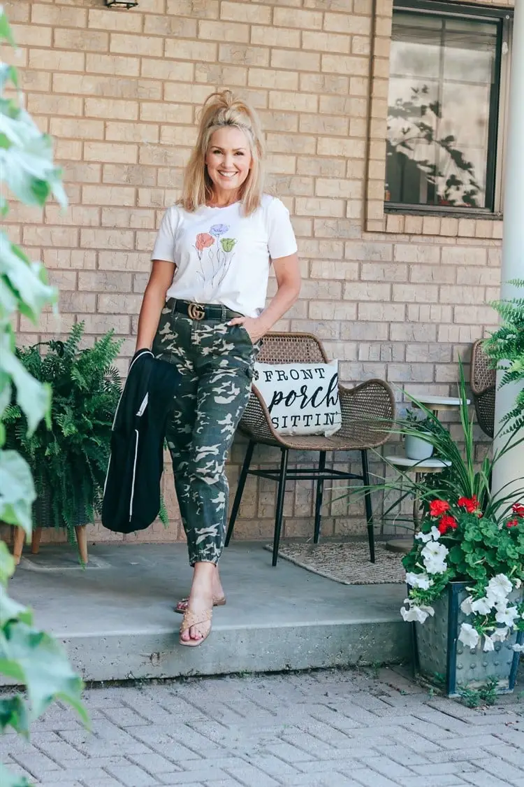 Camo Print Twill Pants With Graphic T-Shirt — Classy Camo Outfits