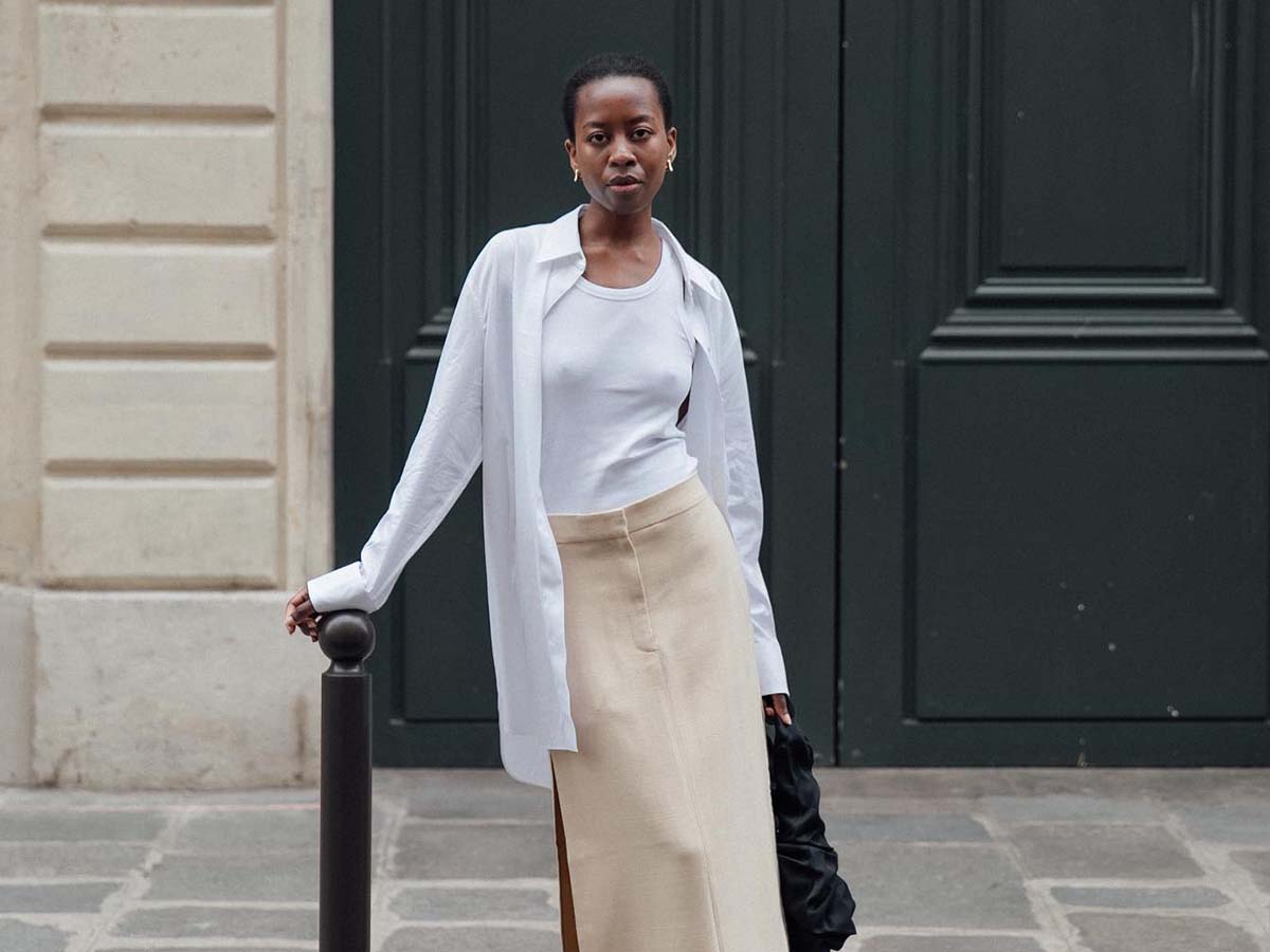 Oversized White Shirt Creates Minimalist Chic with Longline Skirt Oversized White Shirt Creates Minimalist Chic with Longline Skirt — Classy Capsule Wardrobe
