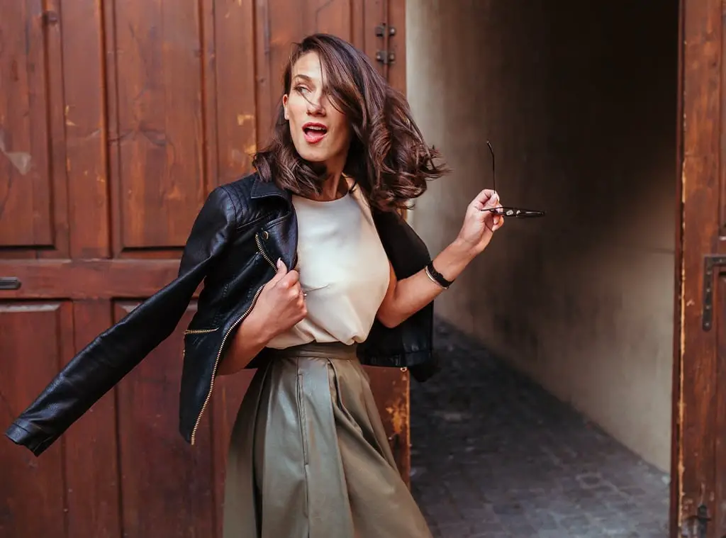 Black Blazer Offers Classic Polish to Straight-Leg Jeans Black Blazer Offers Classic Polish to Straight-Leg Jeans — Classy Capsule Wardrobe