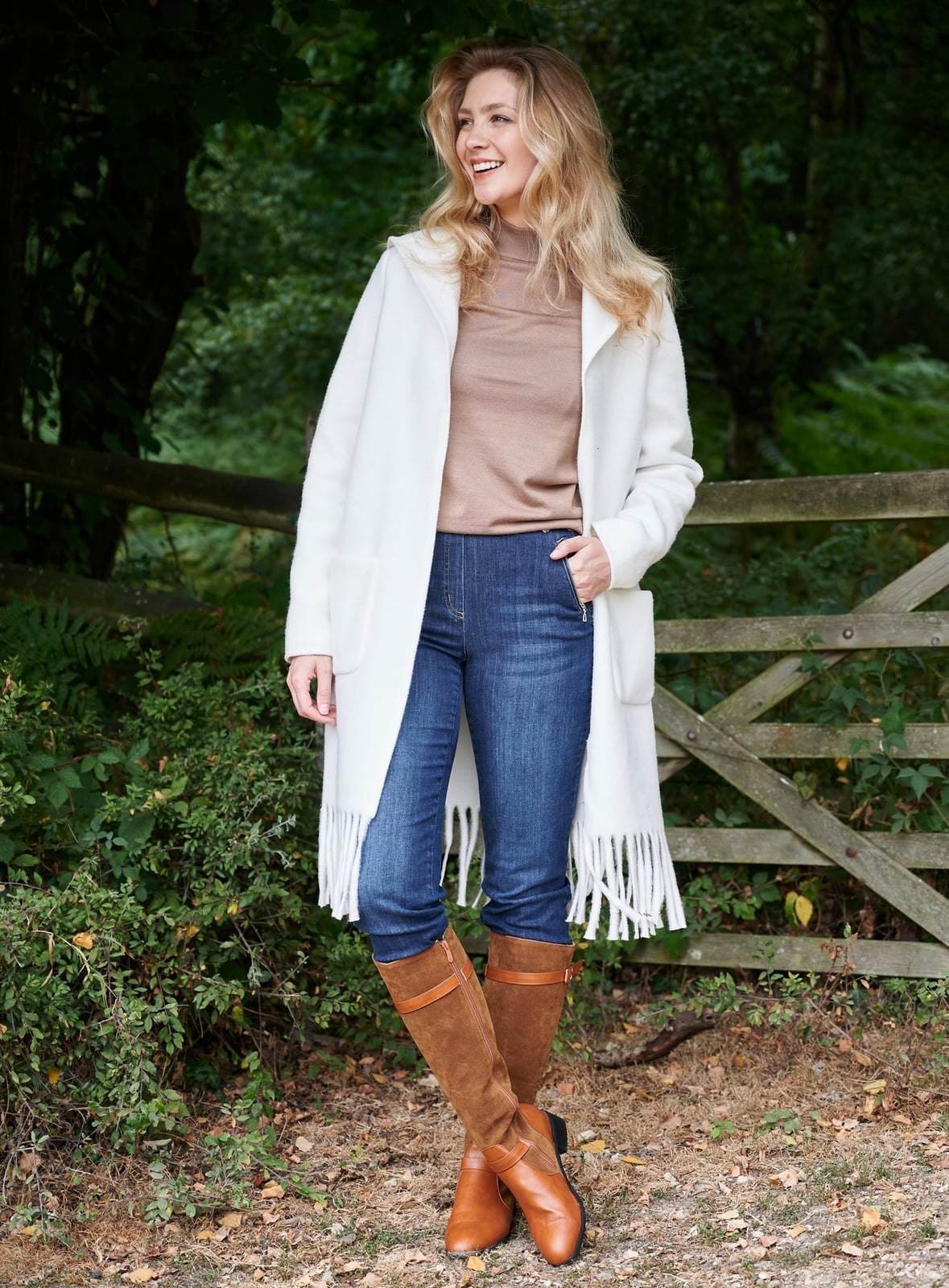 Slim Fit Jeans with Fringed Cardigan and Leather Boots — Classy Casual Jeans Outfit