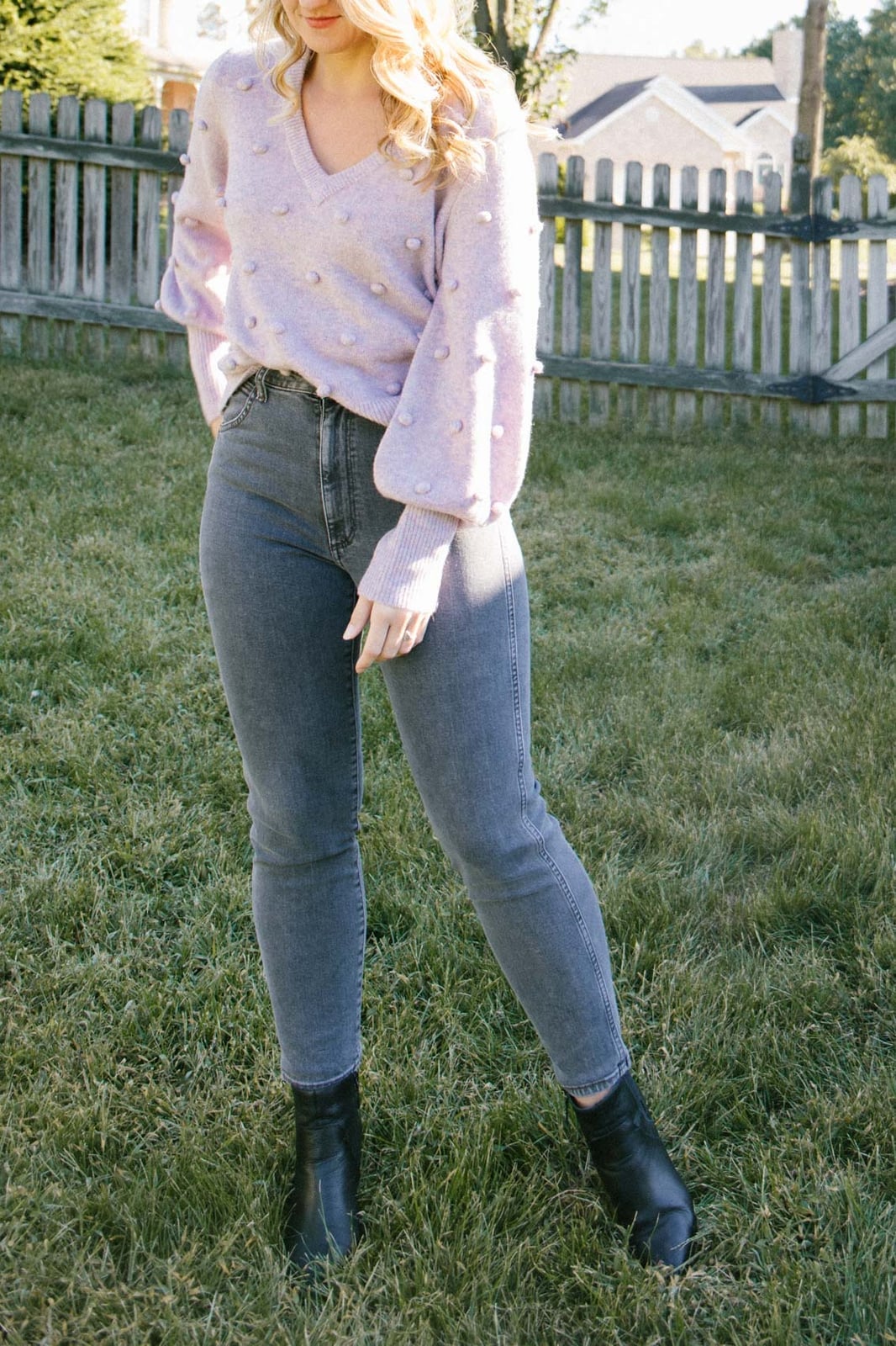 Gray Skinny Jeans with Pom-Pom Sweater and Black Ankle Boots — Classy Casual Jeans Outfit