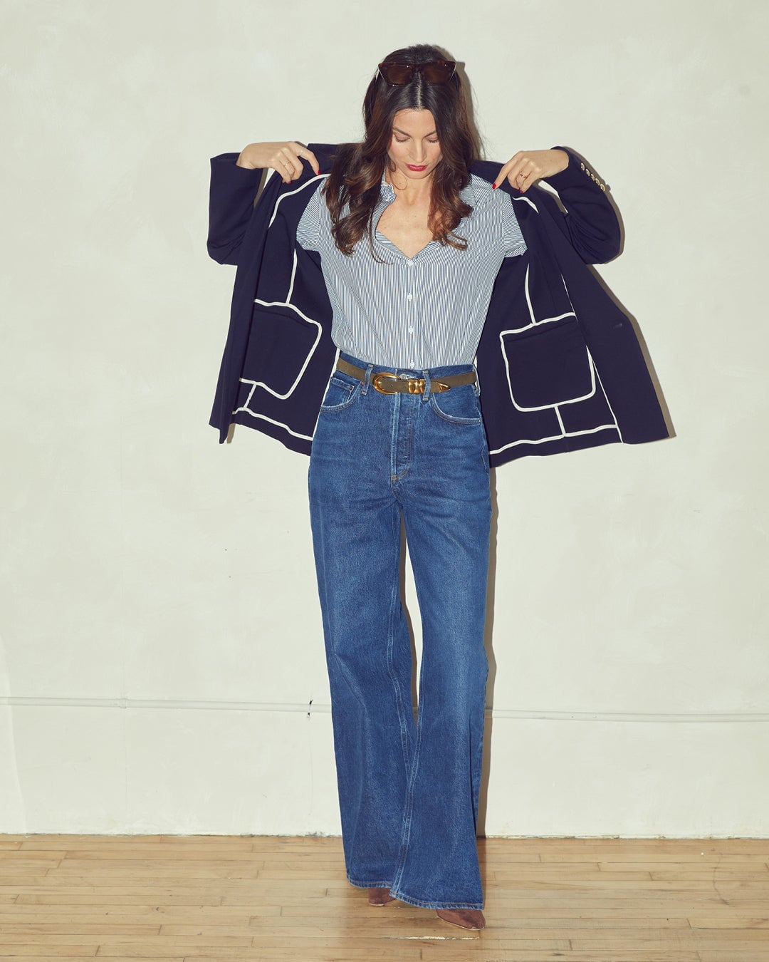 Navy Blazer With Wide-Leg Jeans Navy Blazer With Wide-Leg Jeans — Classy Casual Party Outfit