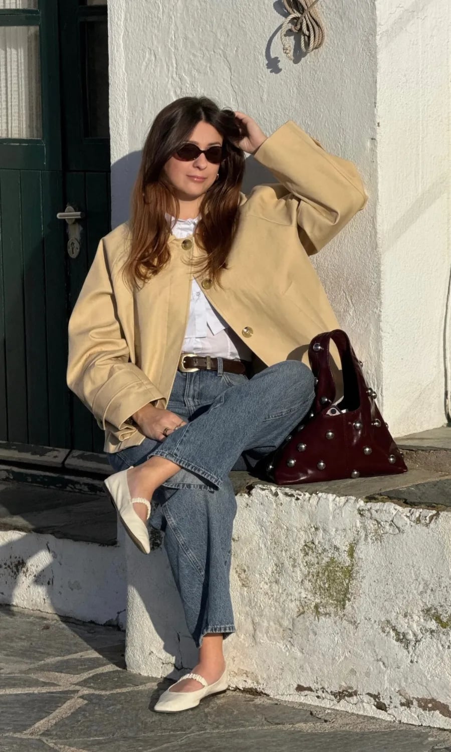 Beige Cropped Jacket with Blue Jeans and Ballet Flats Beige Cropped Jacket with Blue Jeans and Ballet Flats — Classy Casual Work Outfits