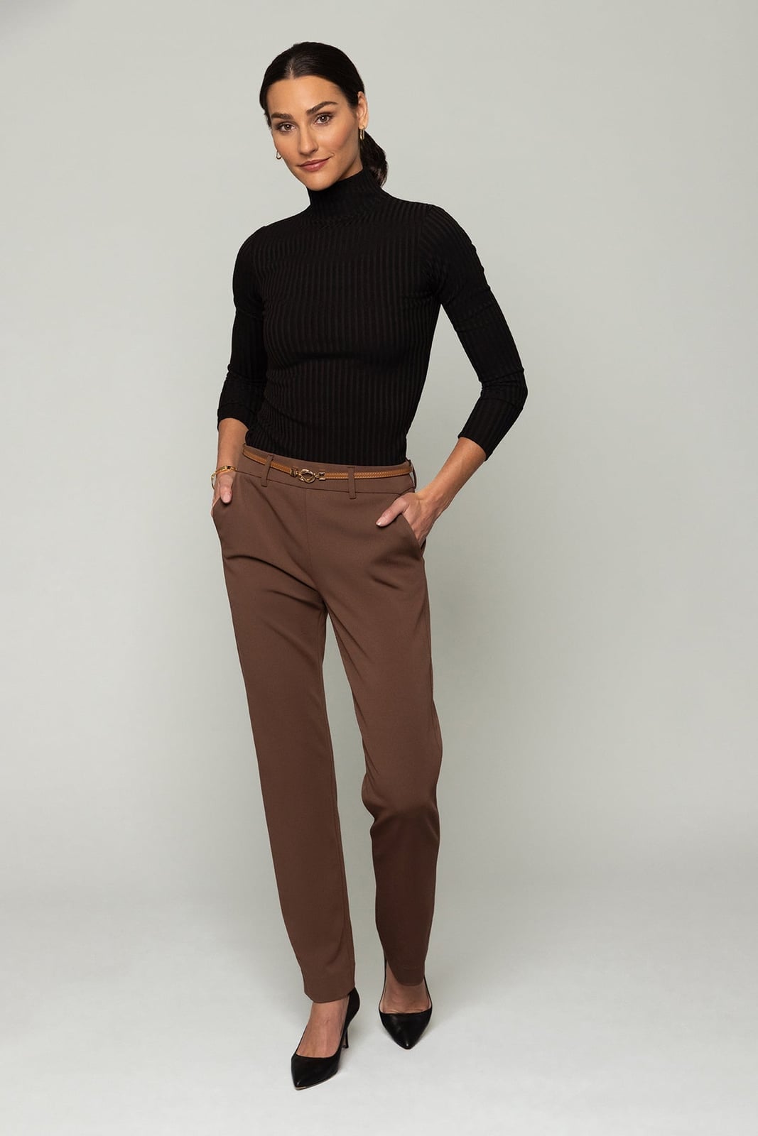Brown Tailored Trousers with Black Turtleneck Brown Tailored Trousers with Black Turtleneck — Classy Casual Work Outfits
