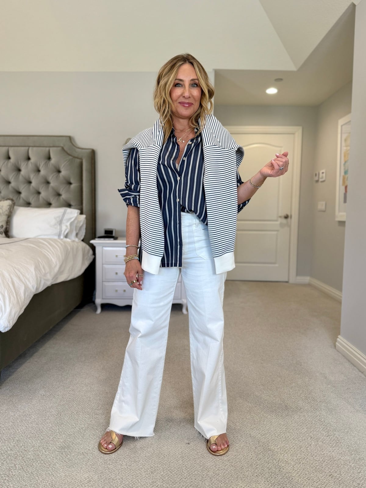Striped Shirt and Sweater with White Denim Jeans for Smart Casual Striped Shirt and Sweater with White Denim Jeans for Smart Casual — Classy Chill Outfit