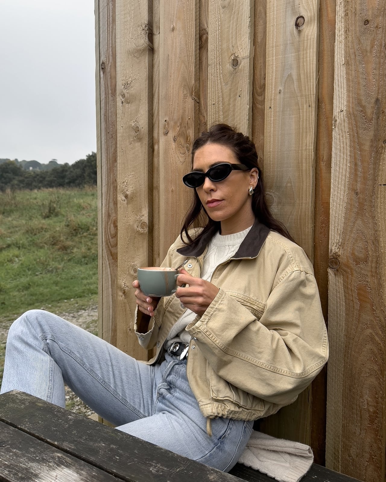 Oversized Denim Shirt and Wide Leg White Jeans for a Casual Chic Look Oversized Denim Shirt and Wide Leg White Jeans for a Casual Chic Look — Classy Chill Outfit