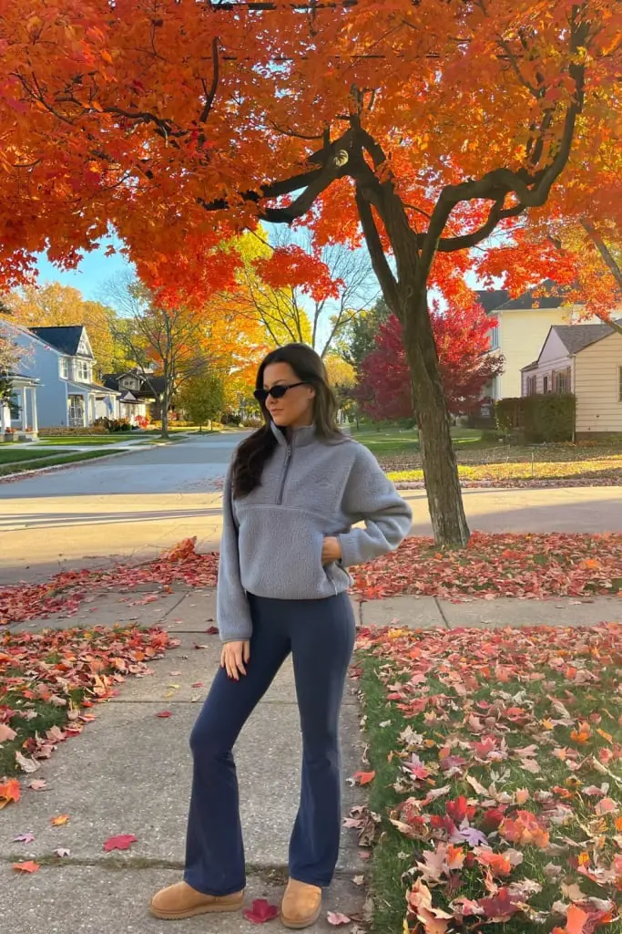 Gray Fleece Pullover and Flared Leggings for a Casual Day Gray Fleece Pullover and Flared Leggings for a Casual Day — Classy Chill Outfit