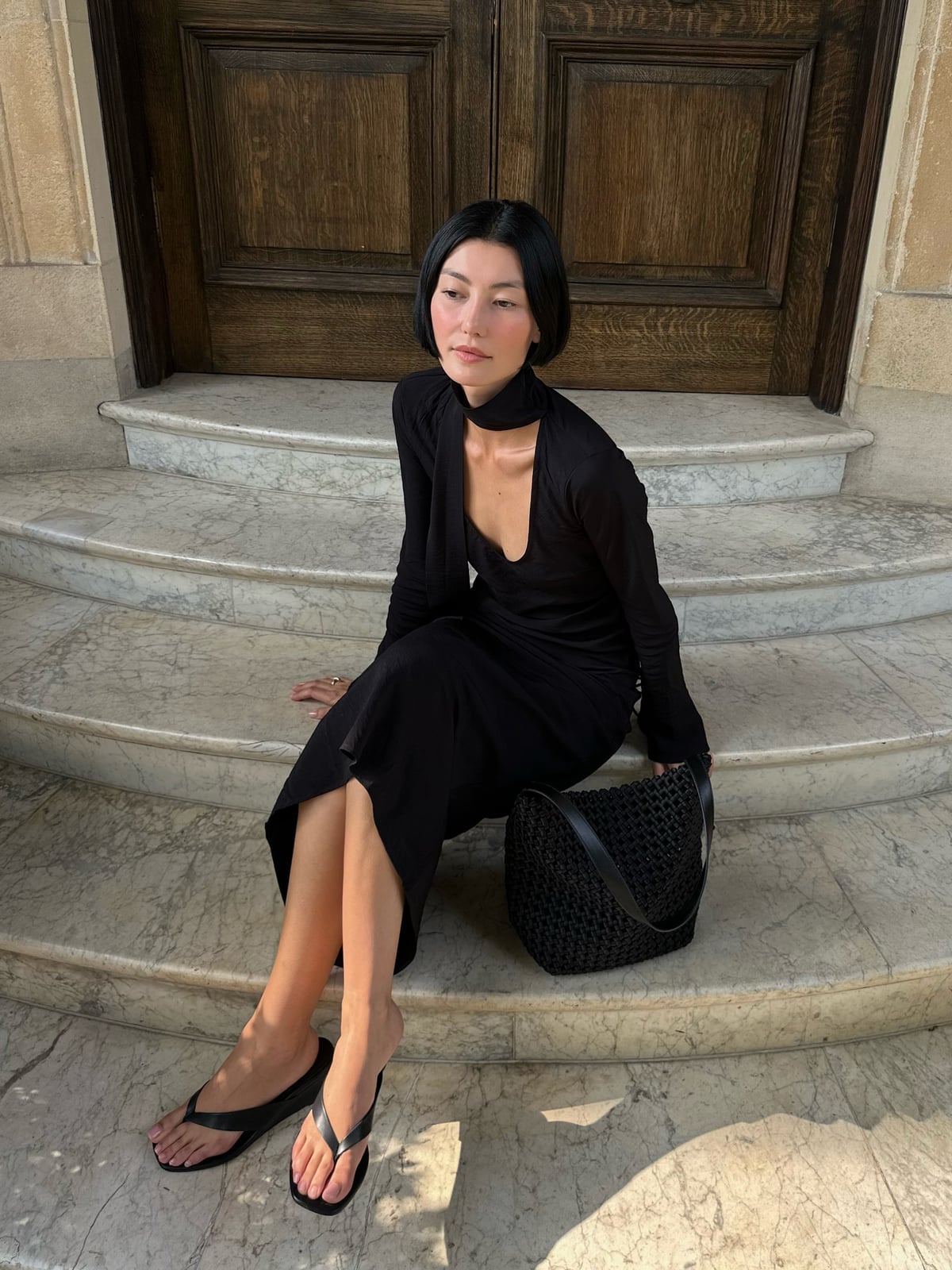 Long-sleeved Dress with Cutout Neckline for a Minimalist Evening Long-sleeved Dress with Cutout Neckline for a Minimalist Evening — Classy Chill Outfit
