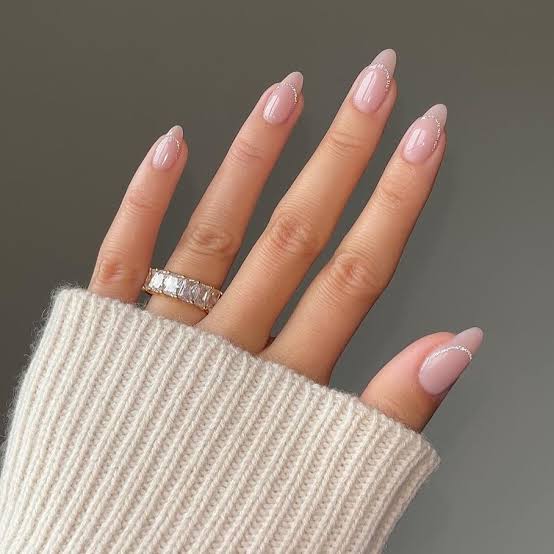 Short Almond Sheer Milky Pink Silver Line Nails With A Delicate Short Almond Sheer Milky Pink Silver Line Nails With A Delicate — Classy Clean Girl Nails
