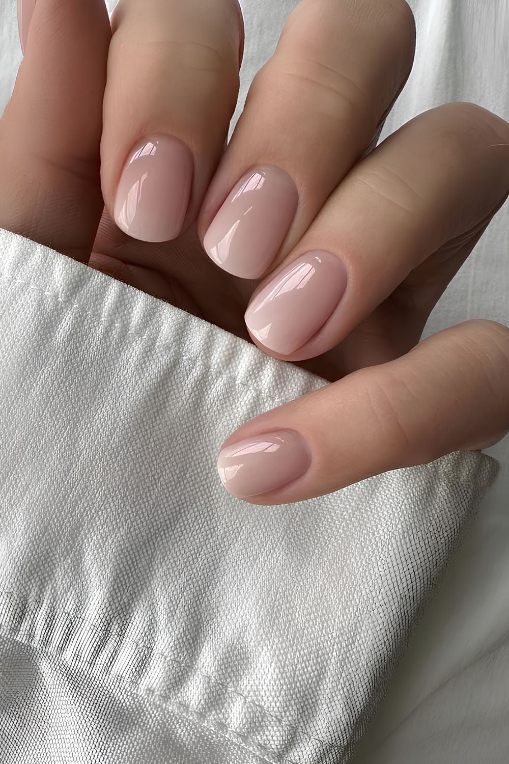 Short Round Sheer Nude High-Gloss Nails Short Round Sheer Nude High-Gloss Nails — Classy Clean Girl Nails