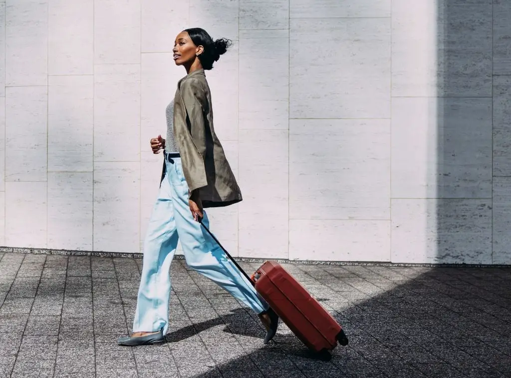 Khaki Blazer with Light Blue Wide-Leg Pants for Travel Khaki Blazer with Light Blue Wide-Leg Pants for Travel — Classy Comfy Outfits