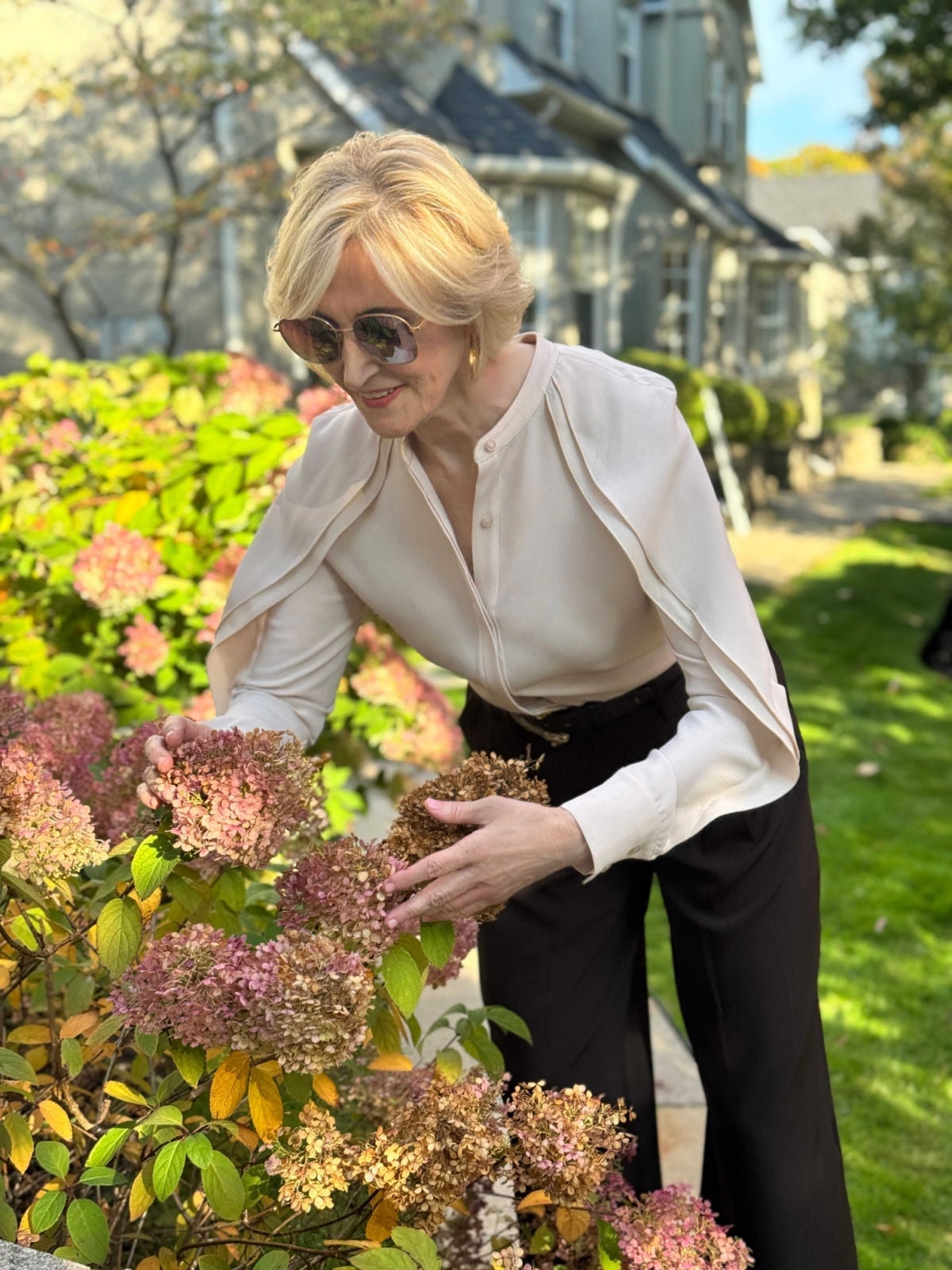 Black Wide-Leg Trousers with a Cape-Sleeve Blouse for a Classy Look Black Wide-Leg Trousers with a Cape-Sleeve Blouse for a Classy Look — Classy Comfy Outfits