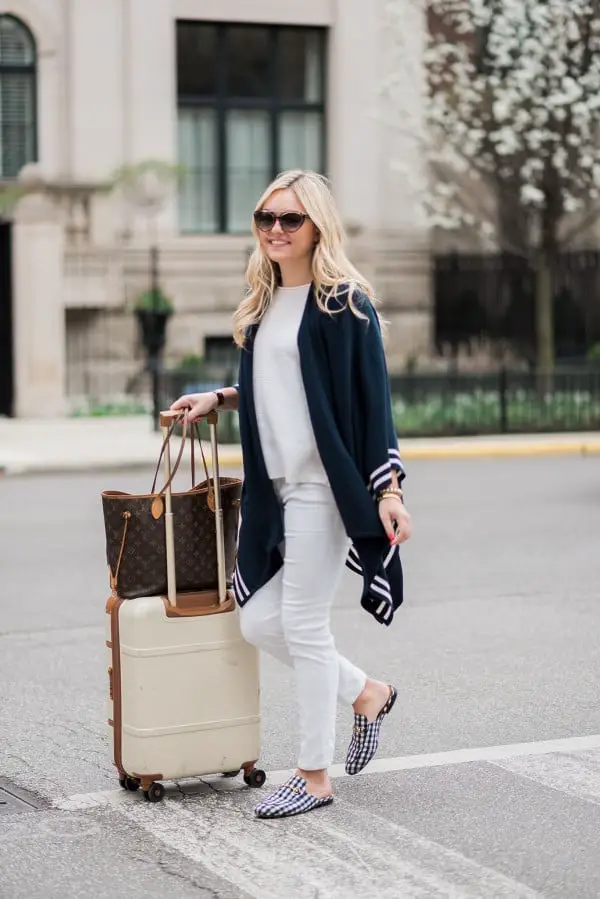 White Skinny Jeans with a Striped Cardigan for Travel White Skinny Jeans with a Striped Cardigan for Travel — Classy Comfy Outfits