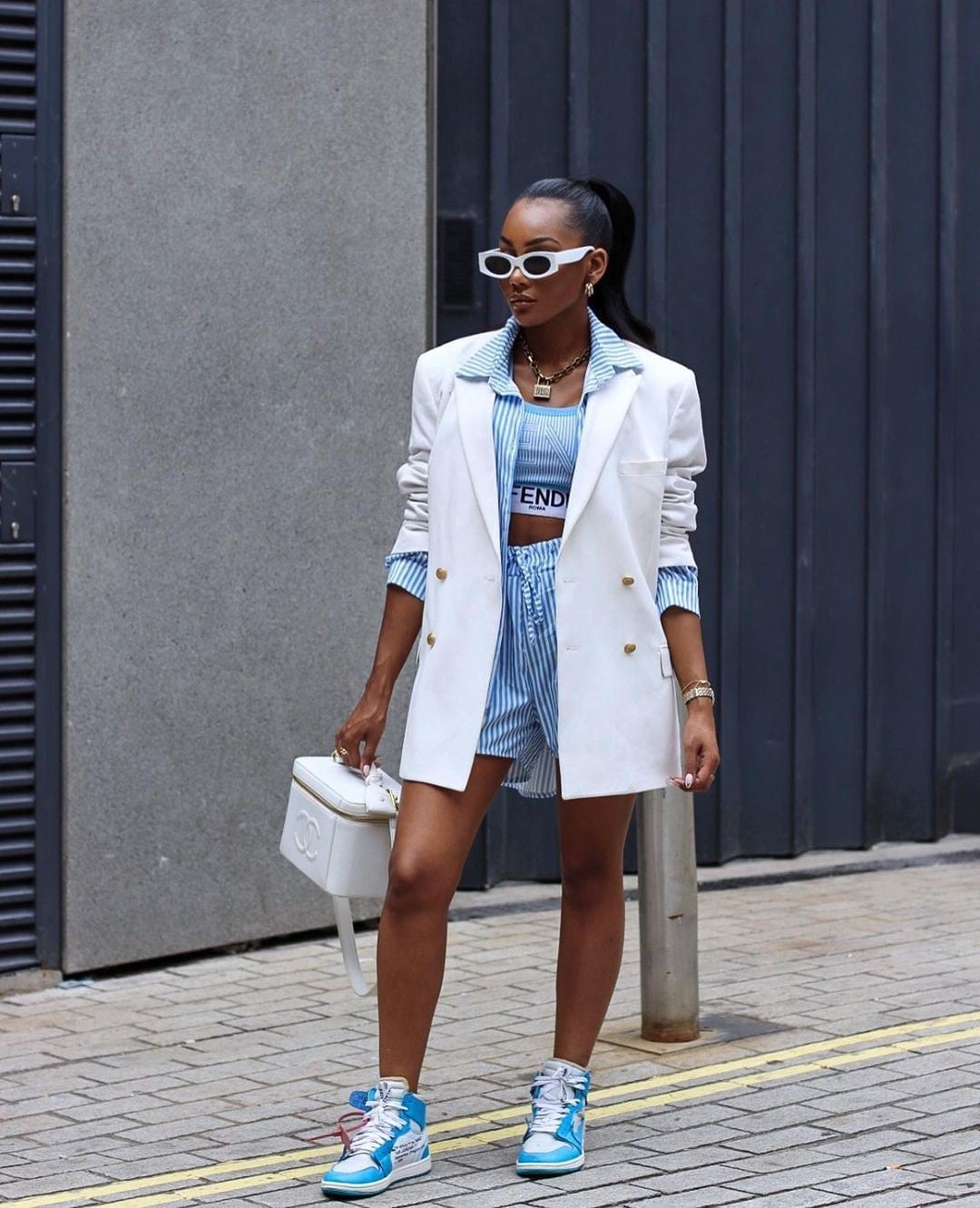 Oversized Blazer With Striped Set And High-Top Sneakers Oversized Blazer With Striped Set And High-Top Sneakers — Classy Concert Outfits