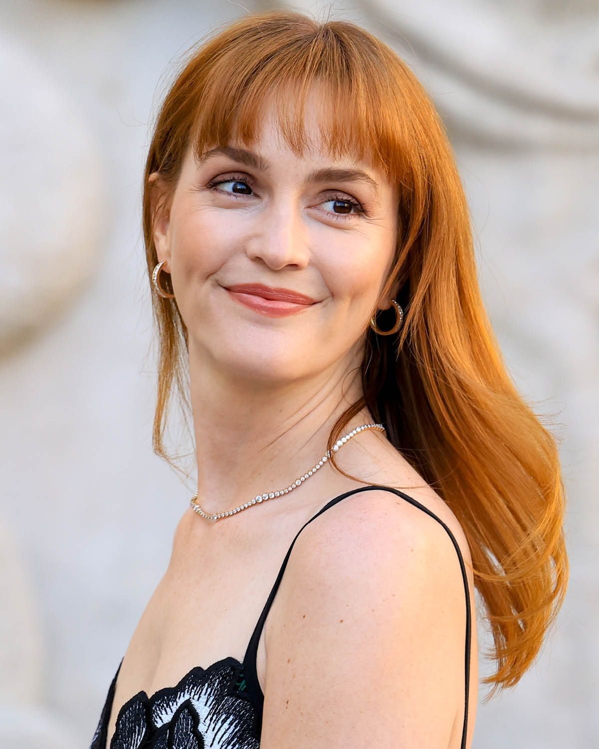 Vibrant Copper Collarbone Length With Curtain Bangs — Classy Copper Hair Color