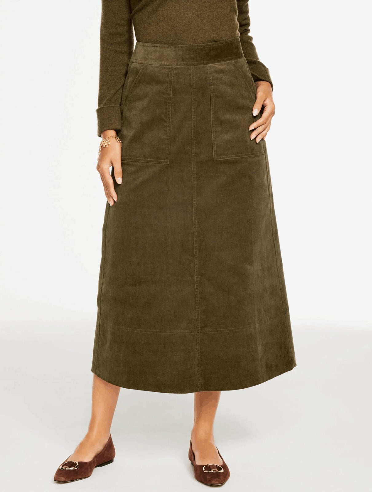 Olive Green Corduroy A-line Midi Skirt with Patch Pockets Olive Green Corduroy A-line Midi Skirt with Patch Pockets — Classy Corduroy Skirt Outfit