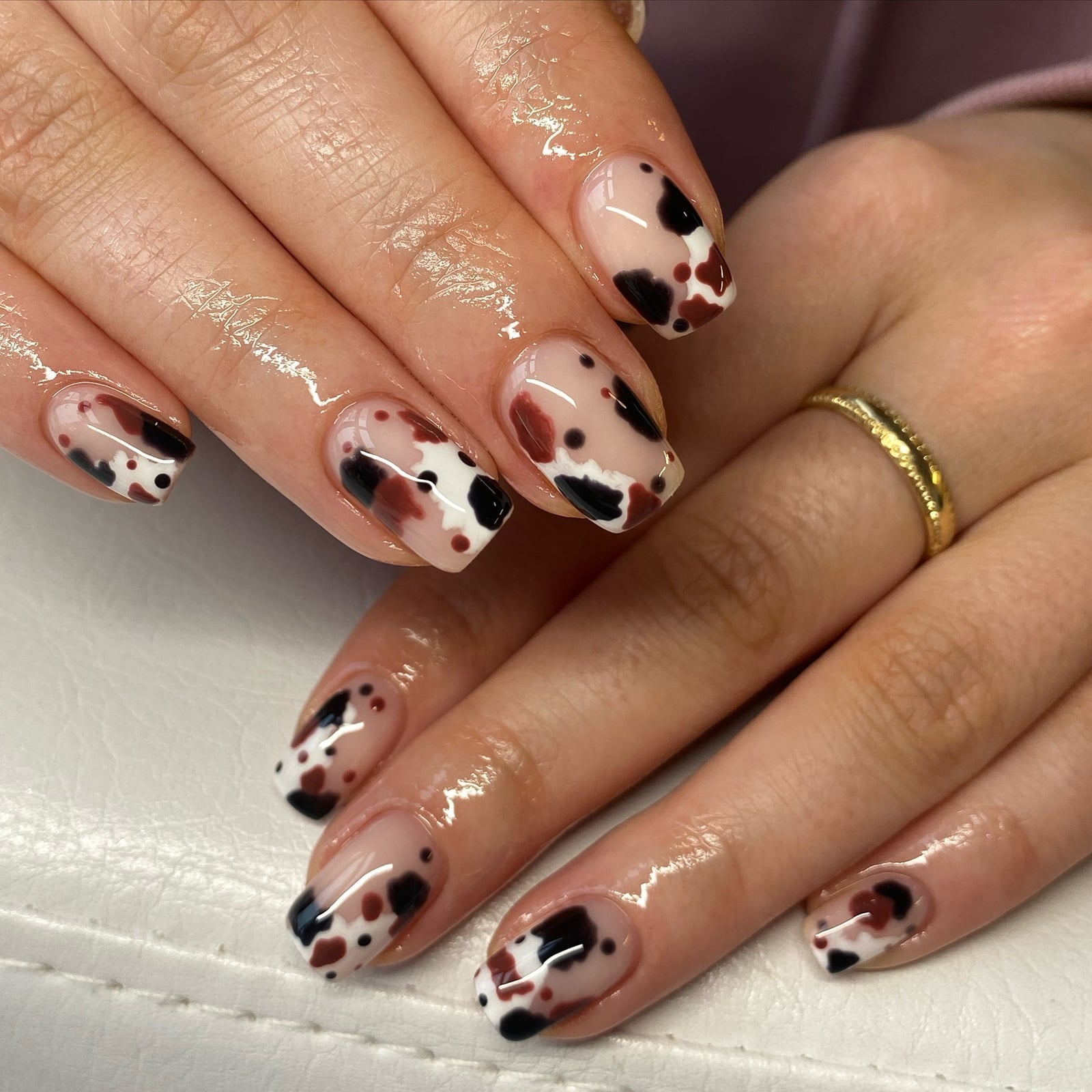 Short Oval Nails with Colorful Cow Print Spots Short Oval Nails with Colorful Cow Print Spots — Classy Cow Print Nails