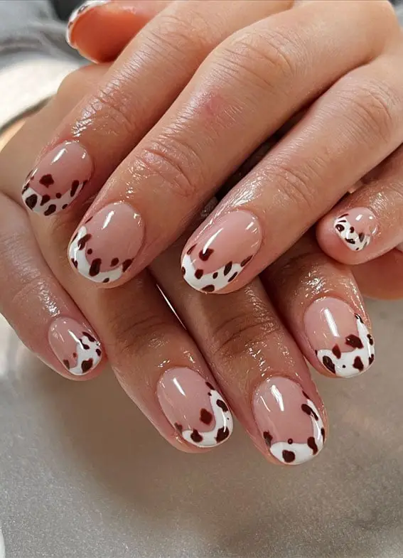 Delicate Brown and White Cow Print Short Oval Tips Delicate Brown and White Cow Print Short Oval Tips — Classy Cow Print Nails
