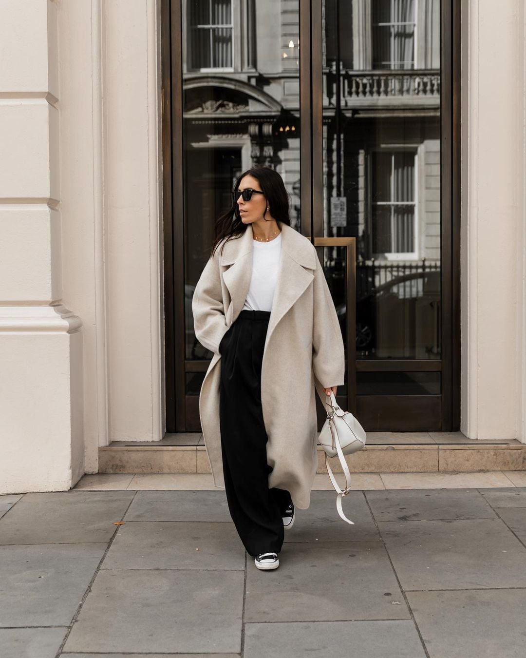 Oversized Cream Wool Coat With Black Trousers Oversized Cream Wool Coat With Black Trousers — Classy Cream Outfits