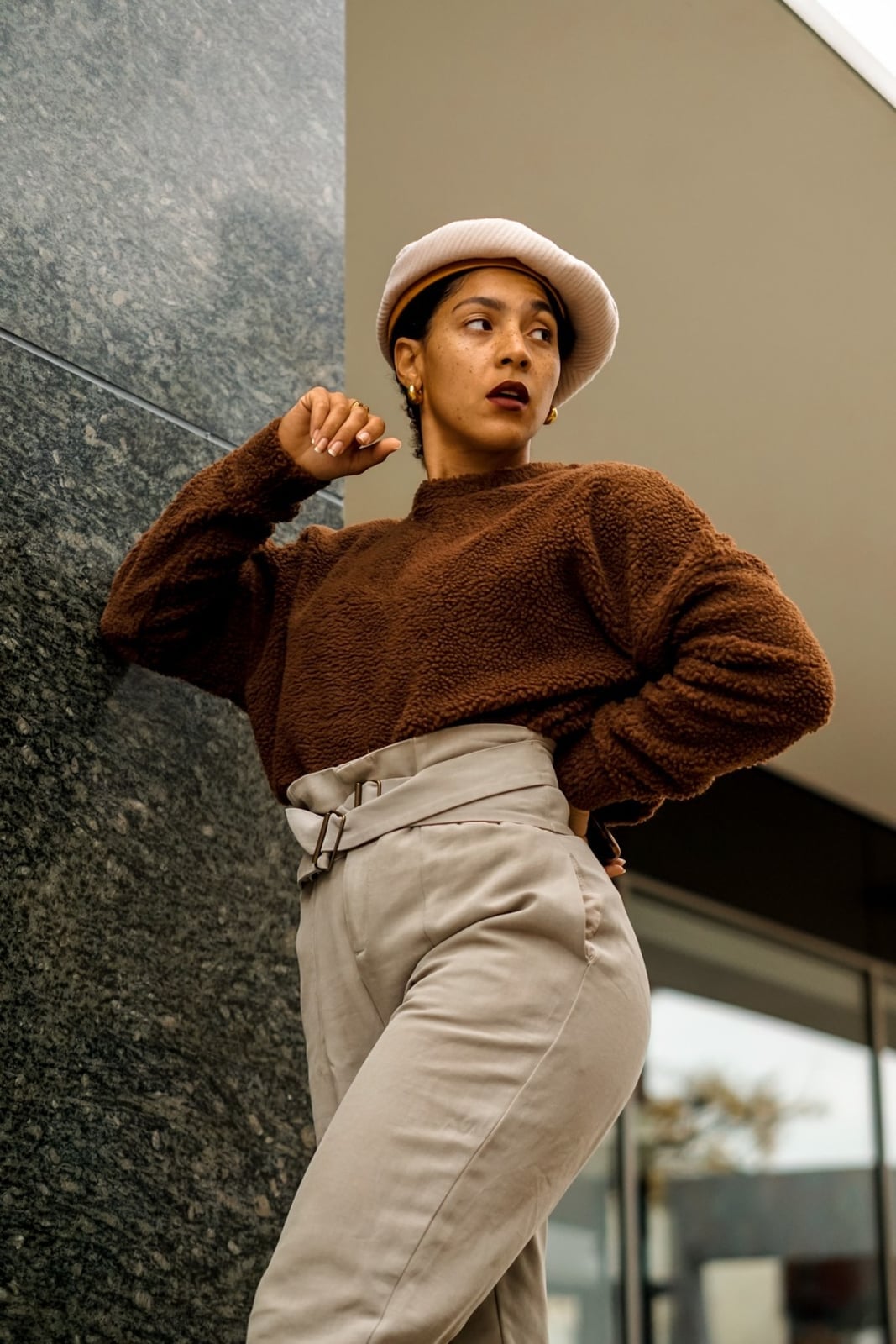 Brown Teddy Texture Sweater with Beige Twill Trousers and Beret — Classy Crewneck Outfits