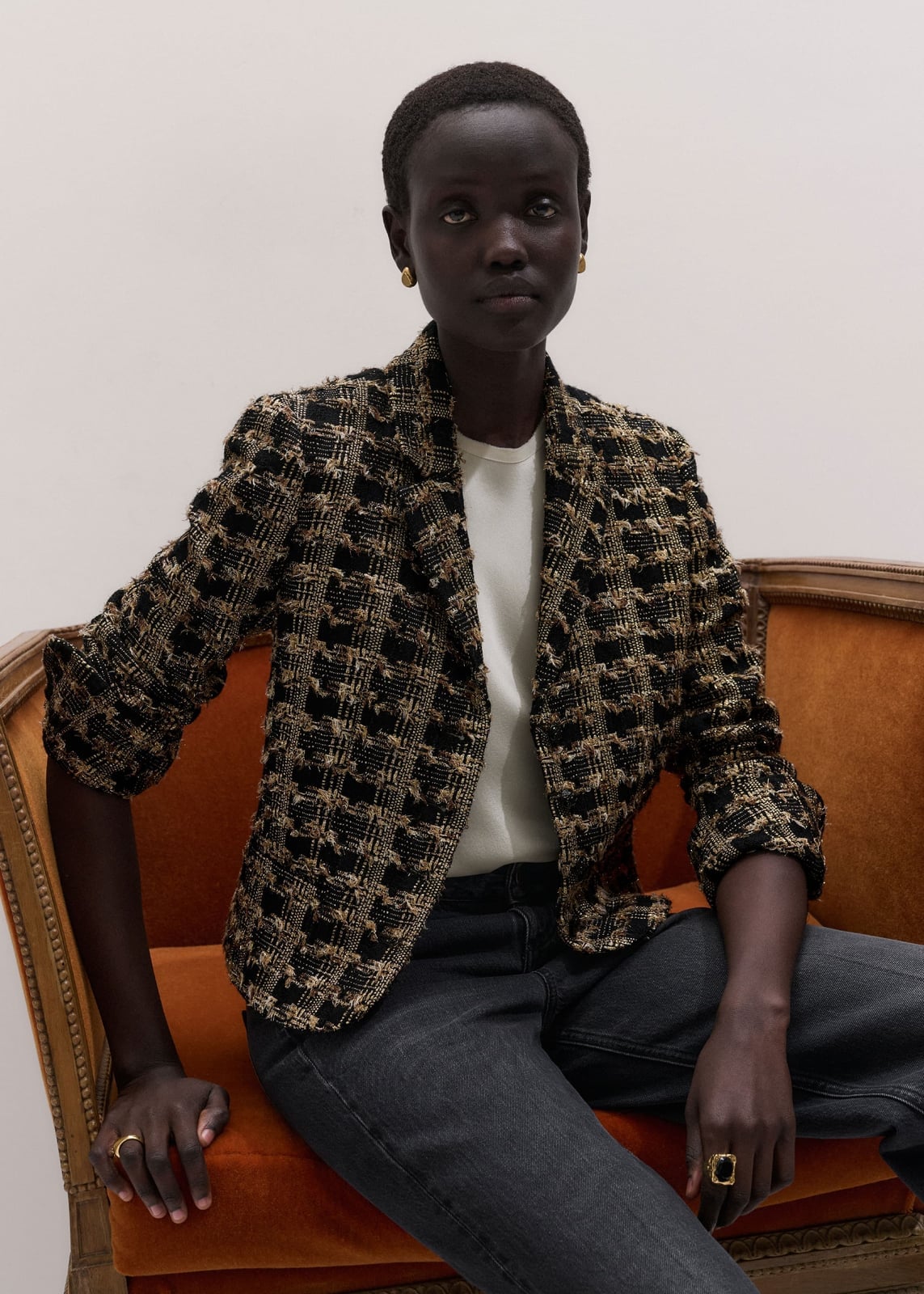 Black Gold Textured Cropped Jacket — Classy Cropped Jacket Outfits