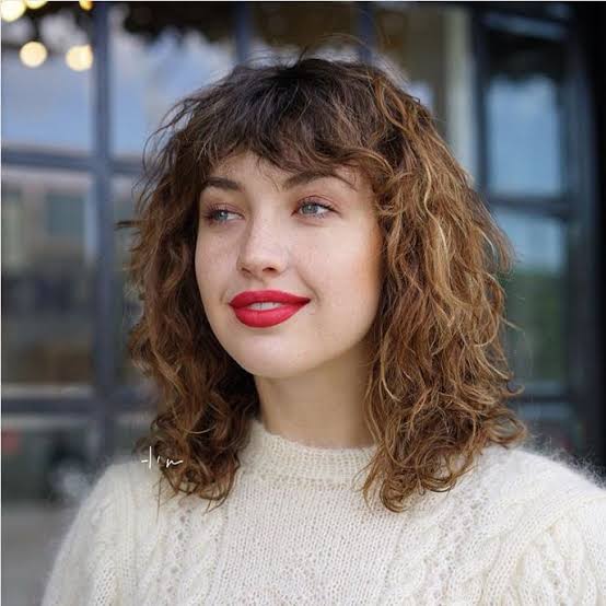 Medium Brown Collarbone Cut With Curtain Bangs Medium Brown Collarbone Cut With Curtain Bangs — Classy Curly Hair Cutting