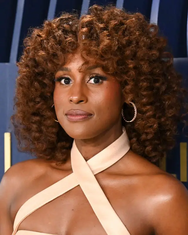 Collarbone Blowout With Rich Brown Curls Collarbone Blowout With Rich Brown Curls — Classy Curly Hair Cutting