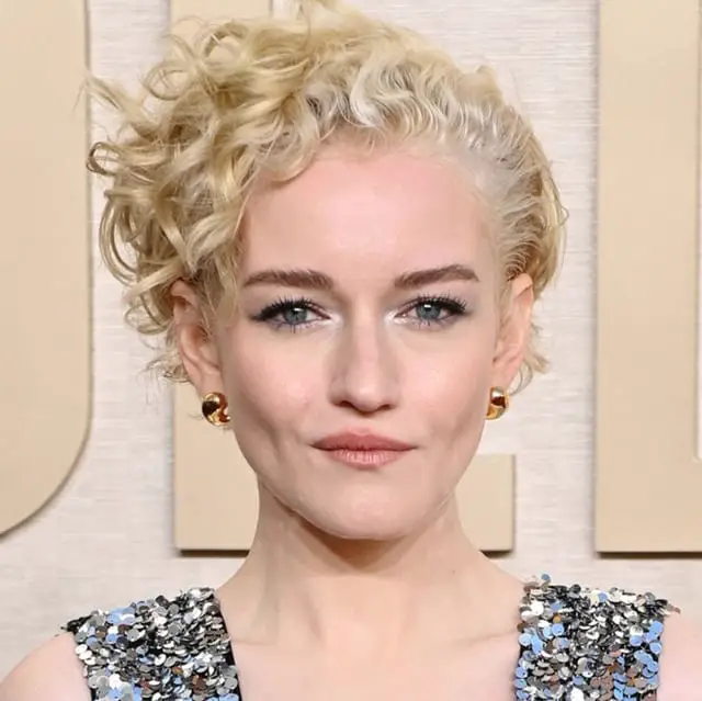 Platinum Pixie With Tousled Curls And Wispy Bangs Platinum Pixie With Tousled Curls And Wispy Bangs — Classy Curly Hair Cutting