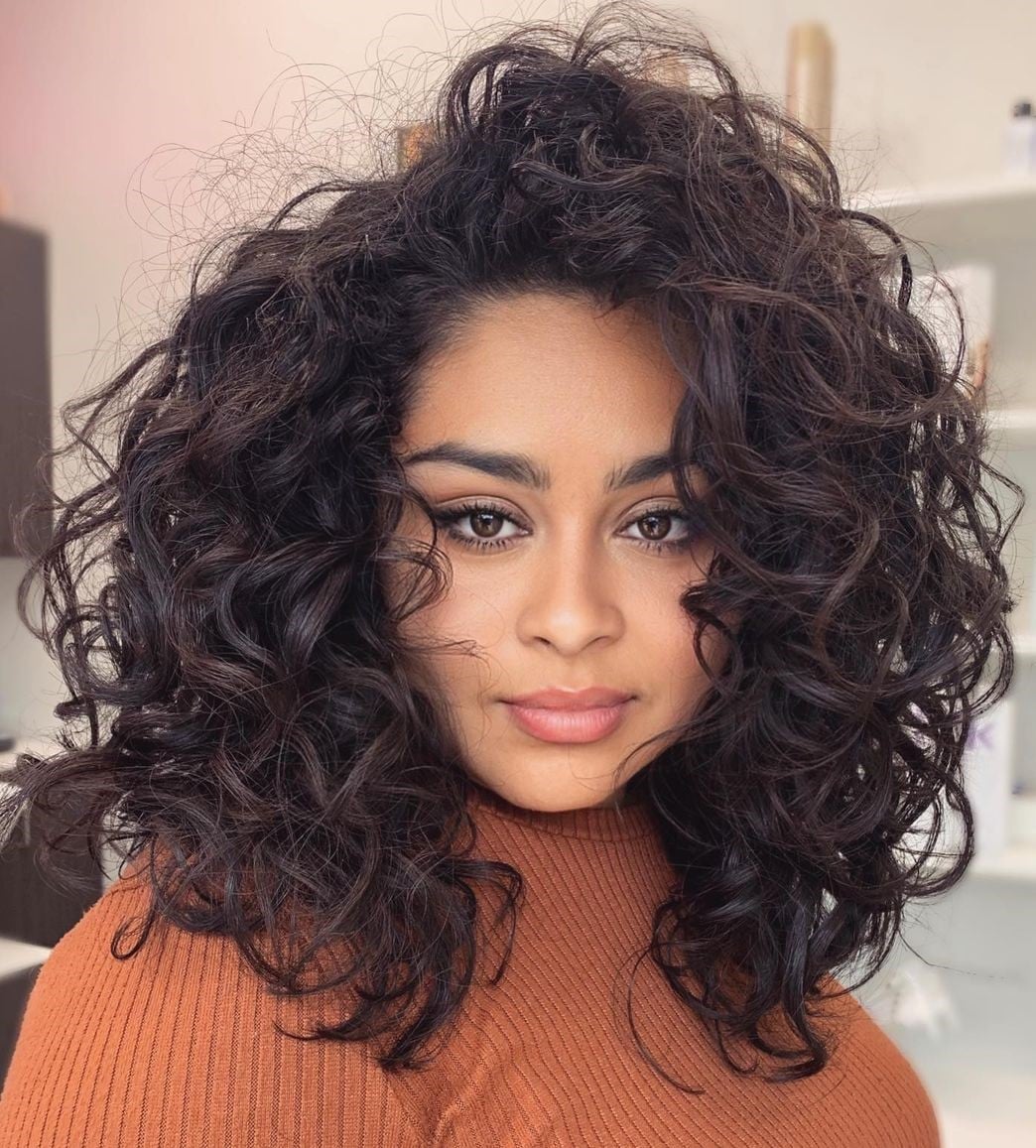 Collarbone Curls With Balayage and Air Dried Collarbone Curls With Balayage and Air Dried — Classy Curly Hair Hairstyles