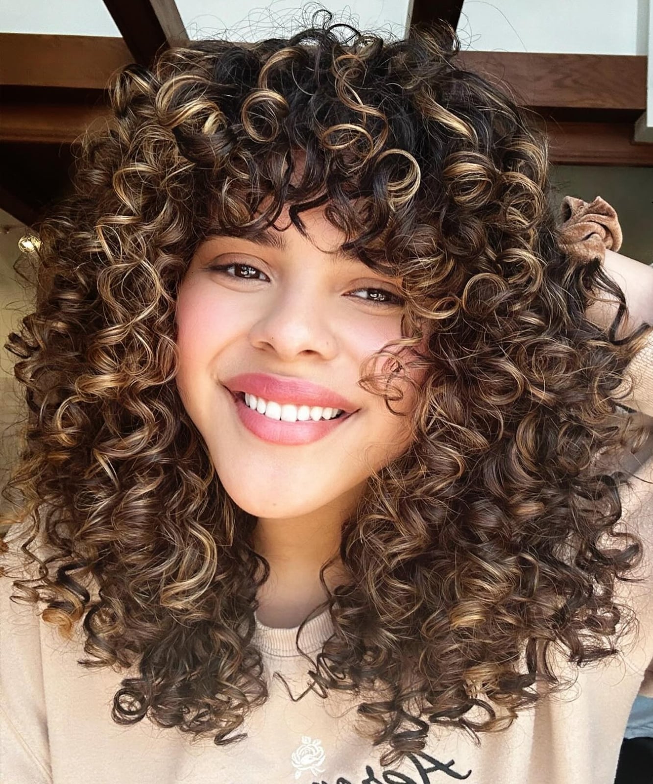 Layered Lob With Blonde Highlights Layered Lob With Blonde Highlights — Classy Curly Hair Hairstyles