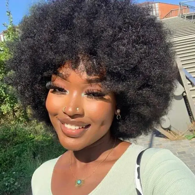 Collarbone Black Curls With Side Part Collarbone Black Curls With Side Part — Classy Curly Hairstyles for Black Women