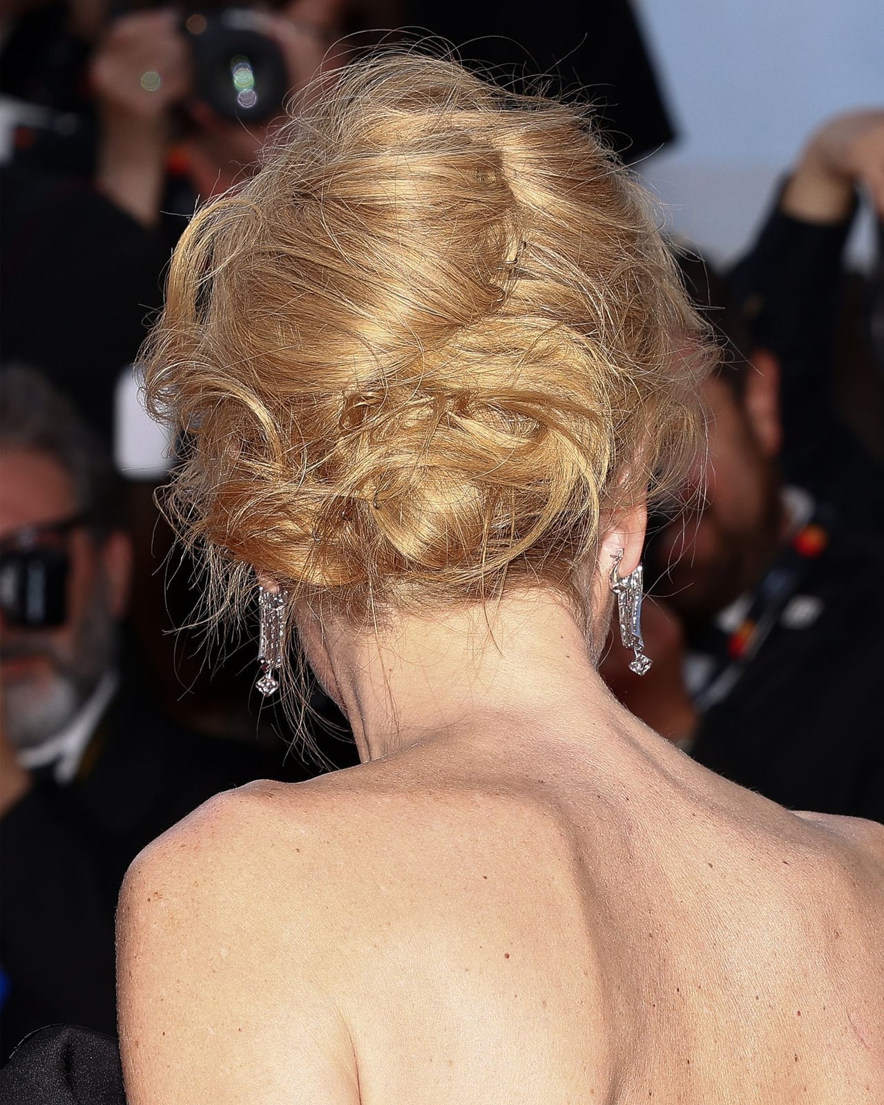 Loose Blonde Wavy Updo With Tendrils Loose Blonde Wavy Updo With Tendrils — Classy Curly Updo