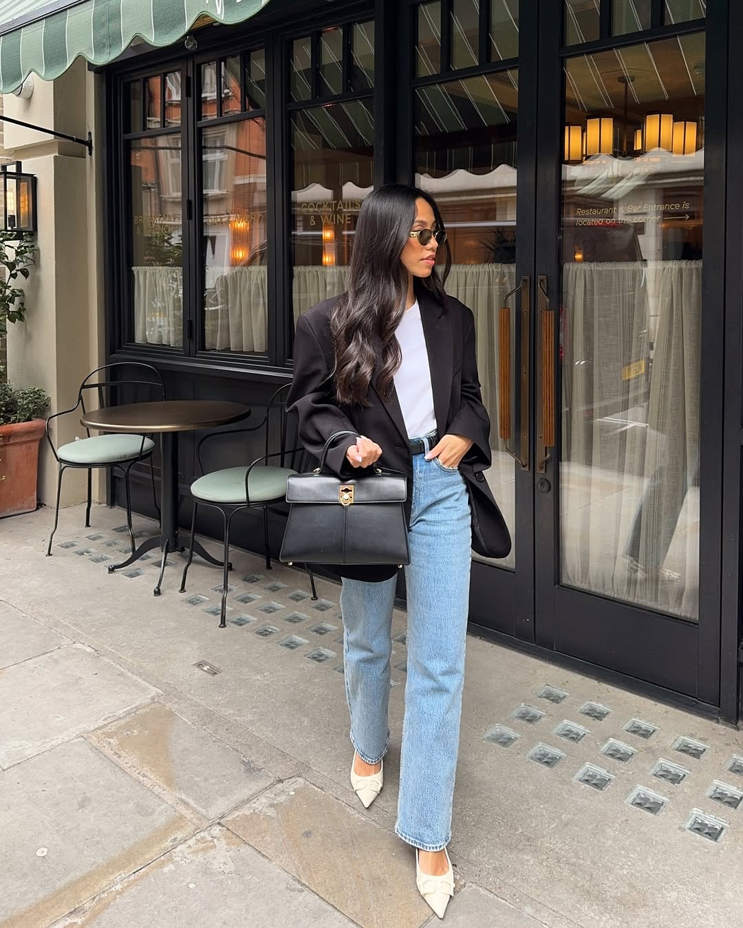 Light Wash Jeans With An Oversized Blazer Light Wash Jeans With An Oversized Blazer — Classy Denim Outfits