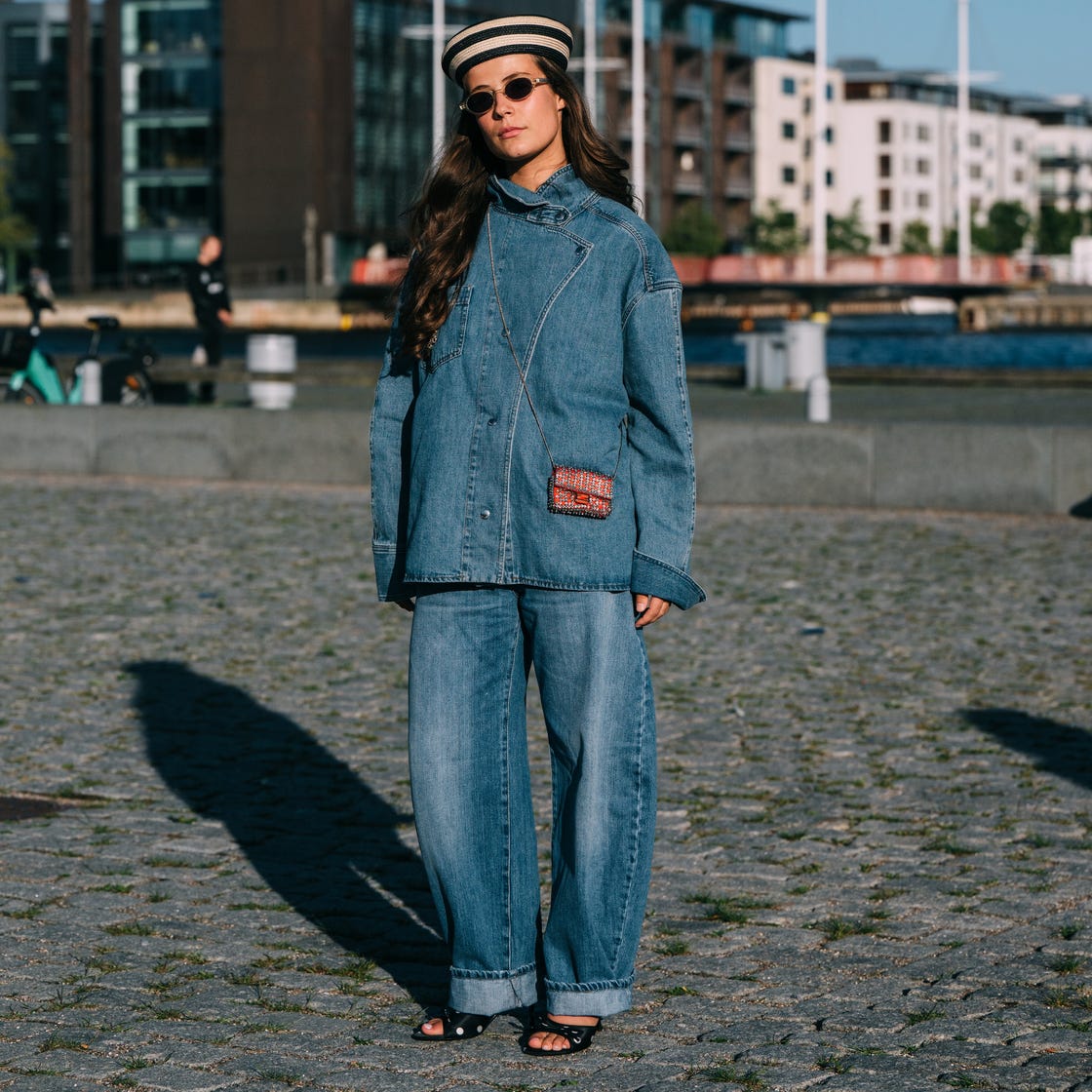Monochromatic Denim Jacket And Jeans Monochromatic Denim Jacket And Jeans — Classy Denim Outfits