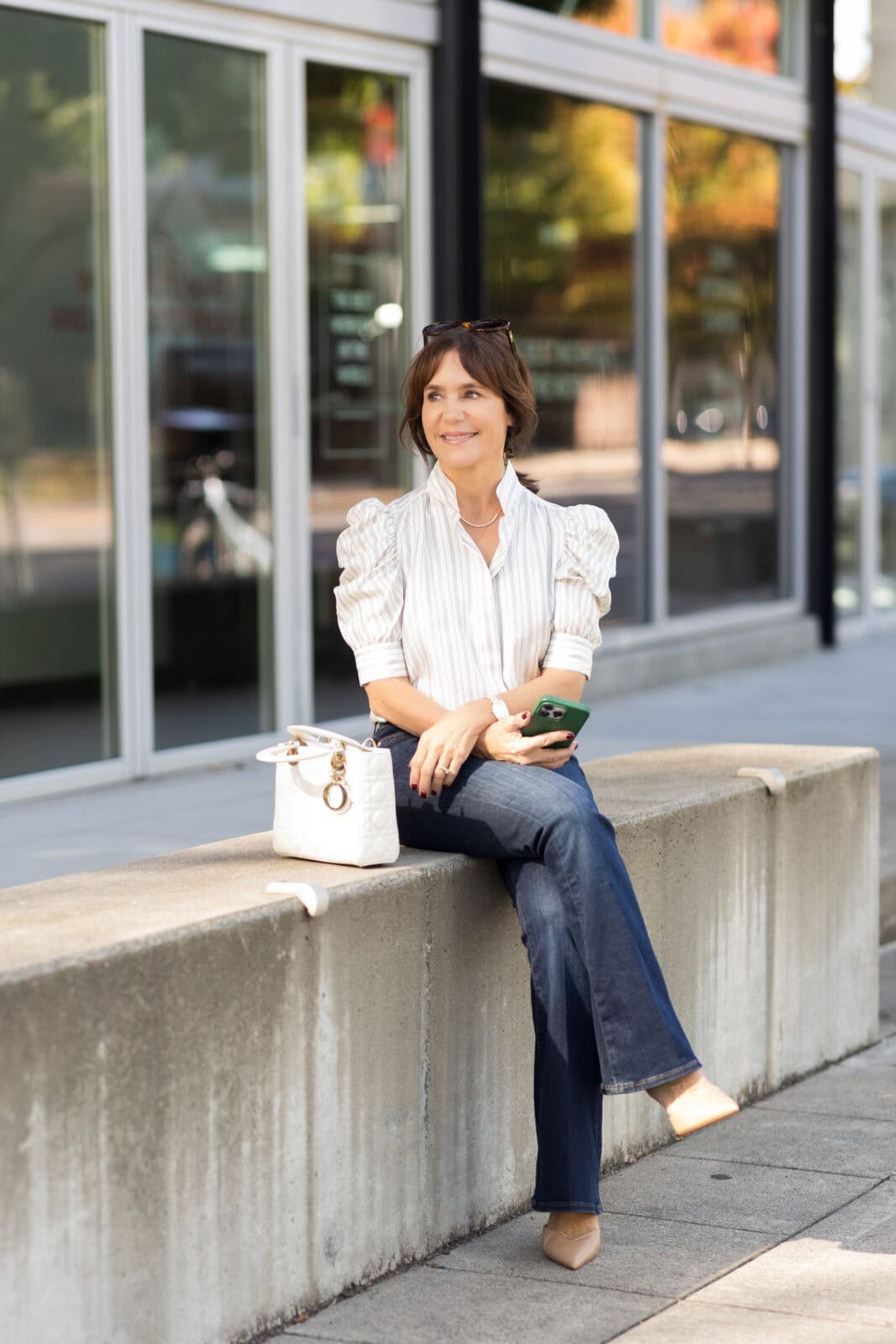 Puff Sleeve Blouse With Flare Jeans Puff Sleeve Blouse With Flare Jeans — Classy Denim Outfits