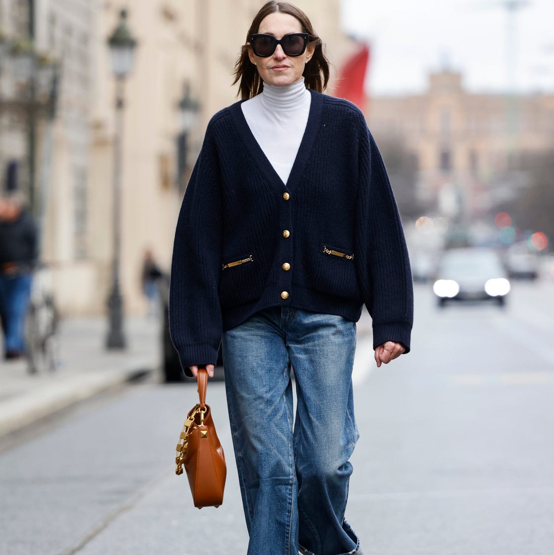 Oversized Cardigan With Relaxed Fit Jeans Oversized Cardigan With Relaxed Fit Jeans — Classy Denim Outfits