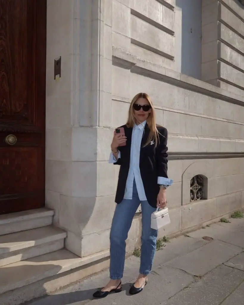 Navy Blazer With Light Blue Shirt And Straight Leg Jeans Navy Blazer With Light Blue Shirt And Straight Leg Jeans — Classy Denim Outfits