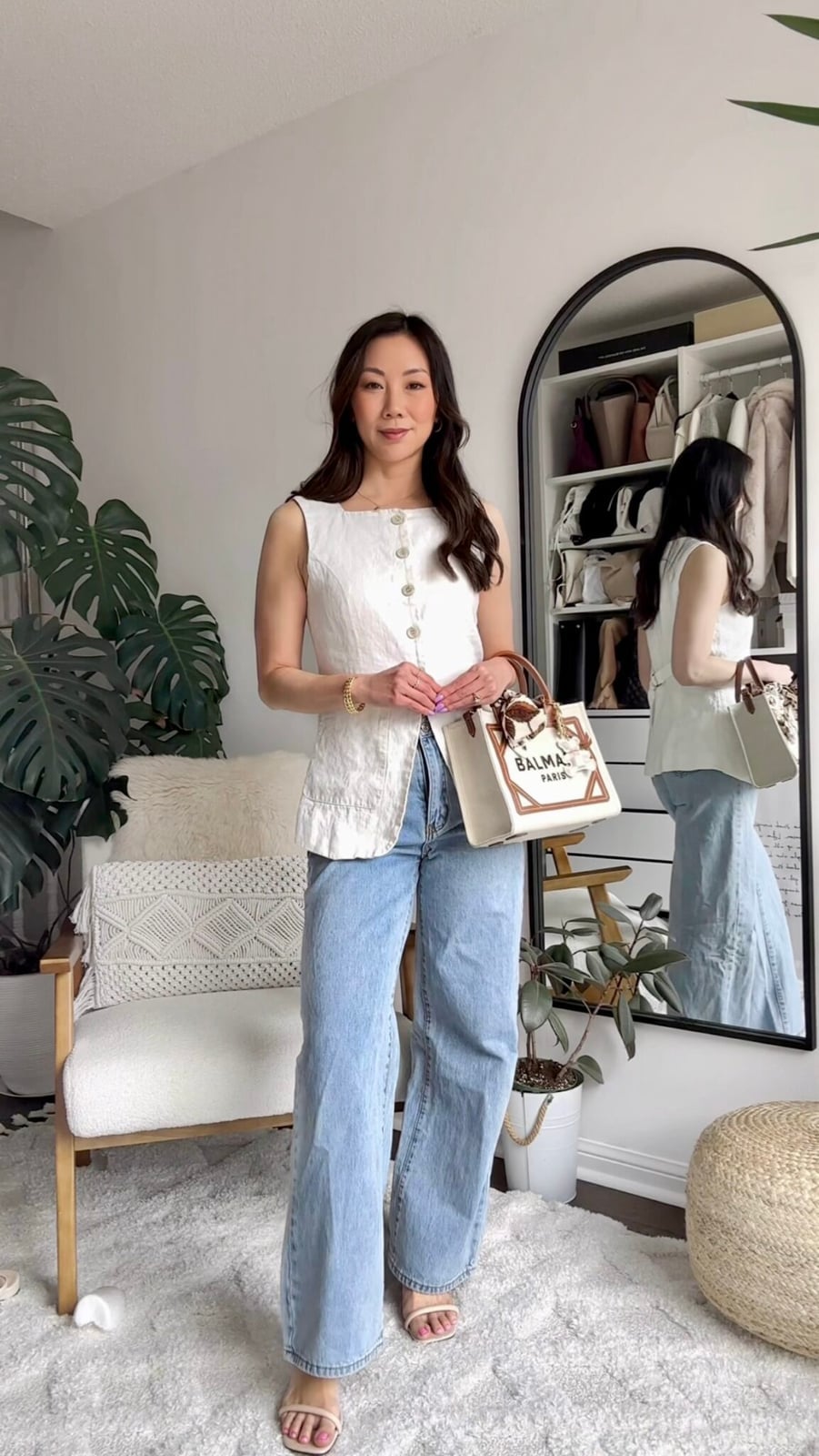 Ruffled White Top With Wide Leg Jeans Ruffled White Top With Wide Leg Jeans — Classy Denim Outfits