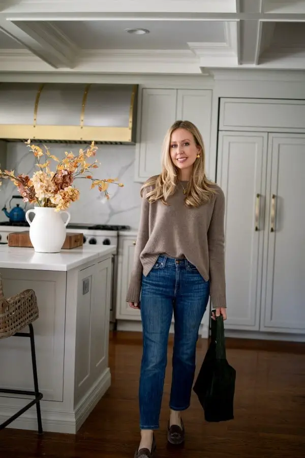 Knit Sweater With Straight Leg Jeans Knit Sweater With Straight Leg Jeans — Classy Denim Outfits